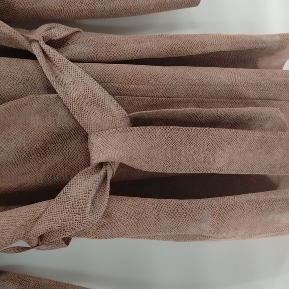 Solitaire faux snakeskin tan shimmer open jacket with tie size XL - Picture 3 of 9